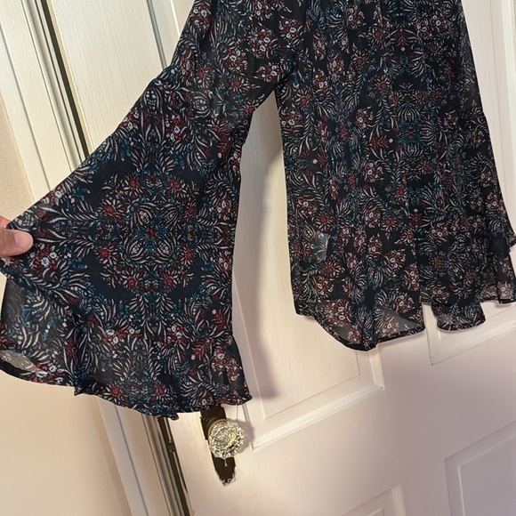 Lily White Long Sleeve Sheer Ruffled Boho Peasant Women's Top Size Small - Picture 8 of 10